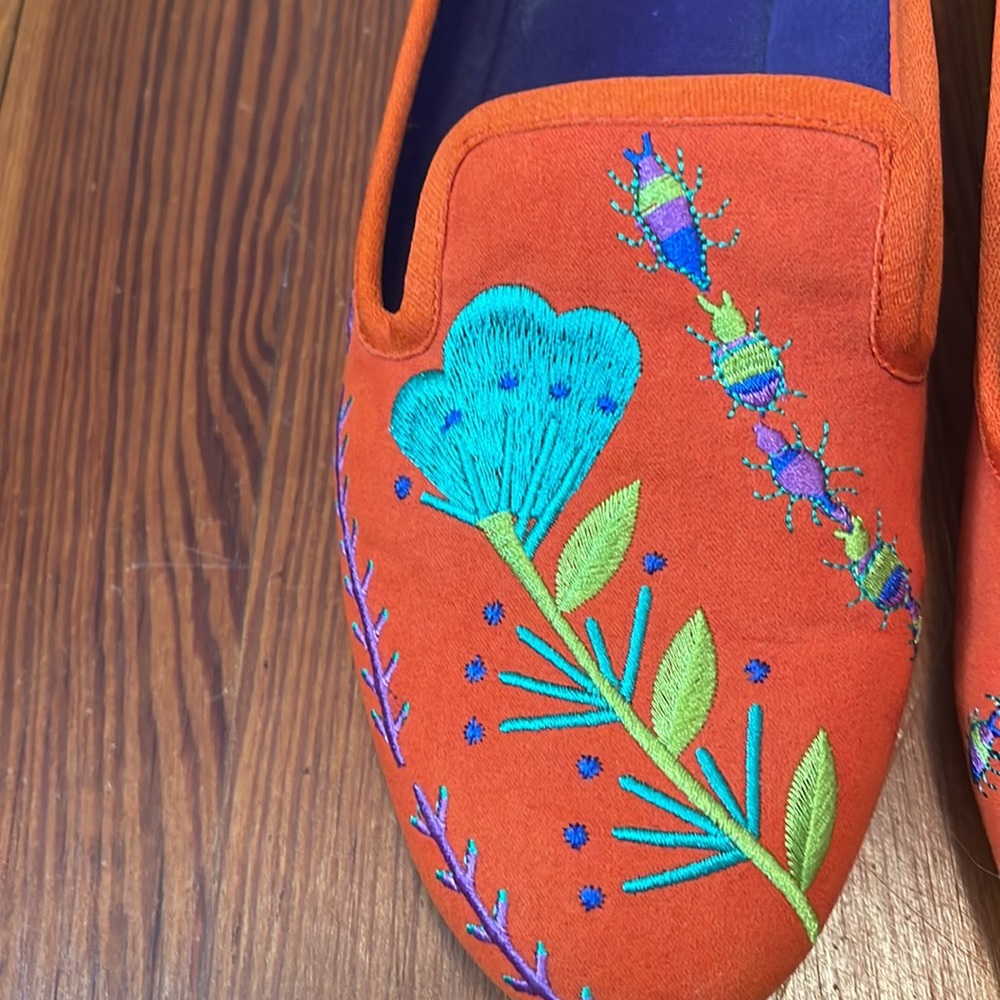 Nine West flats, great design, stitching in good shape.